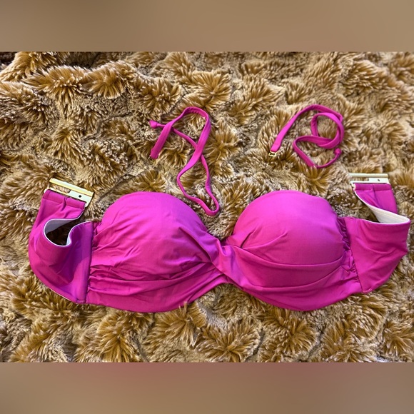 Like new fuscia bandeau bikini top with removable straps - Picture 6 of 7